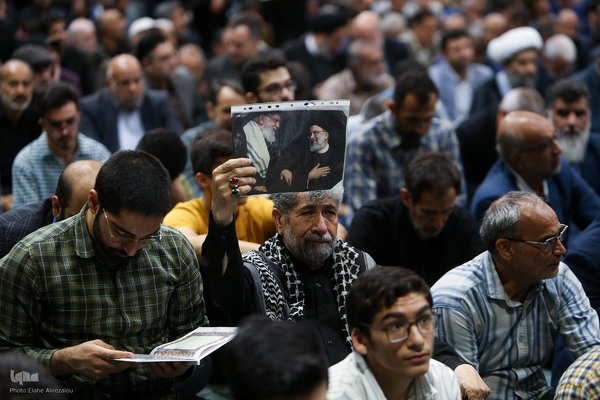 اجتماع دانشگاهیان دانشگاه‌های تهران در سوگ رییس جمهور