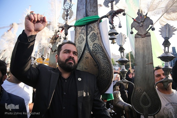 اجتماع مردم مشهد برای شهادت خادم‌الرضا(ع)