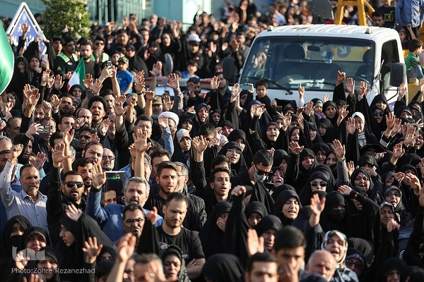 اجتماع مردم مشهد برای شهادت خادم‌الرضا(ع)