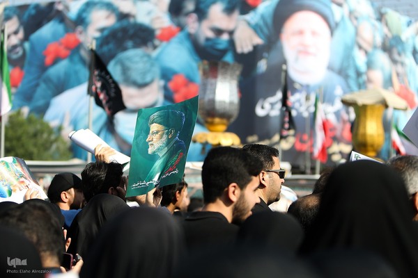 تشییع پیکر رئیس جمهور شهید در تهران (۲)