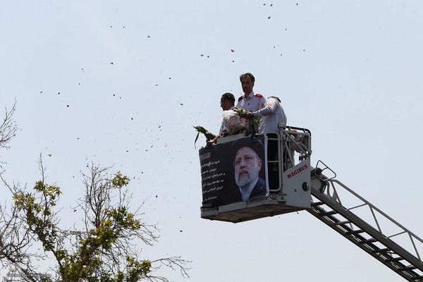 تشییع پیکر رئیس جمهور شهید در تهران (۲)