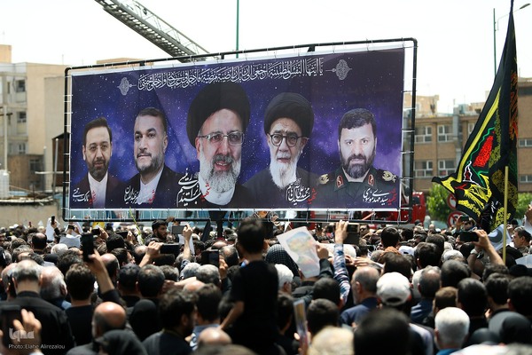 تشییع پیکر رئیس جمهور شهید در تهران (۲)