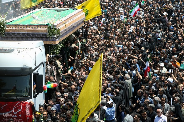 تشییع پیکر رئیس جمهور شهید در تهران (۲)