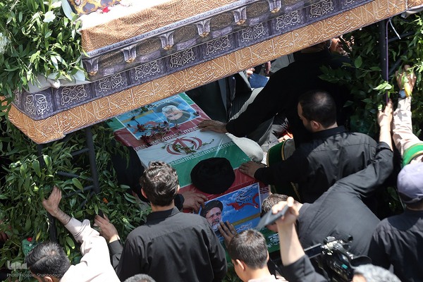 تشییع پیکر رئیس جمهور شهید در تهران (۳)