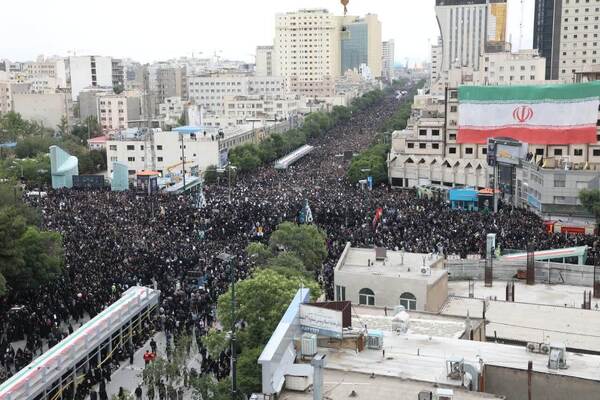 بدرقه رئیس جمهور شهید تا خانه ابدی توسط خراسانی‌ها