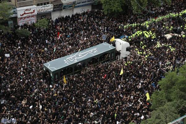 بدرقه رئیس جمهور شهید تا خانه ابدی توسط خراسانی‌ها