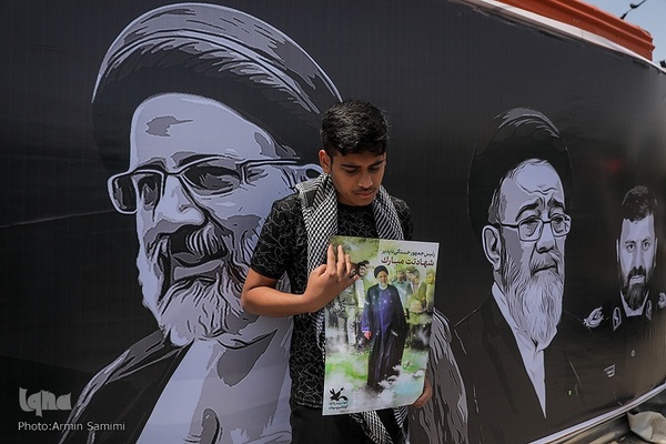 بدرقه رئیس جمهور شهید تا خانه ابدی توسط خراسانی‌ها