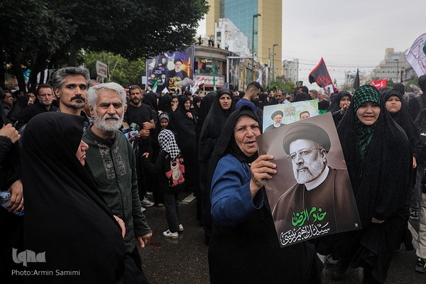 بدرقه رئیس جمهور شهید تا خانه ابدی توسط خراسانی‌ها