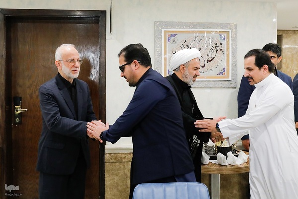 ادای احترام رؤسای بعثه سایر کشور‌های اسلامی و هیئت‌های همراهشان به مقام رئیس جمهور شهید