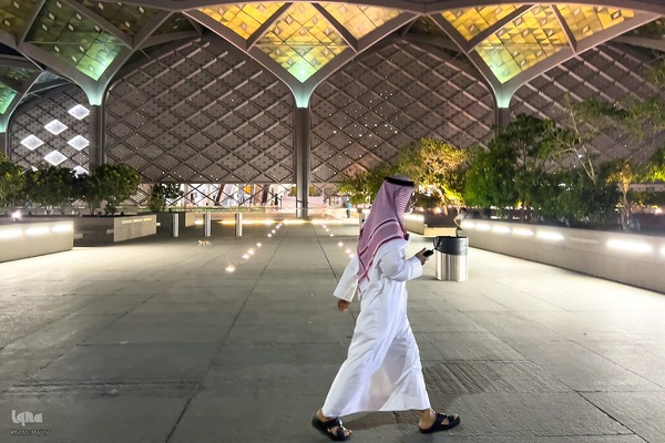 بدرقه زایران کشورمان از مدینه به مکه با قطار سریع السیر