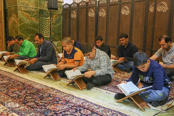 آیین ختم قرآن به نیت شهدای خدمت در اصفهان