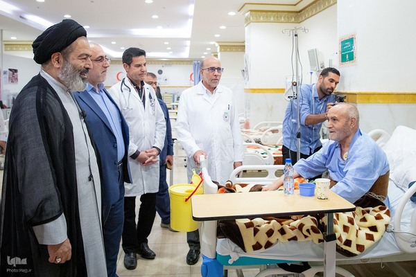 بازدید سرپرست حجاج ایرانی از بیمارستان مکه مکرمه