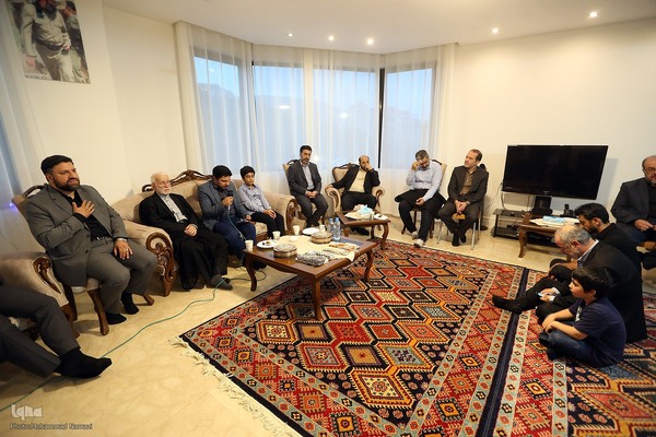دیدار جمعی از فرزندان شهدا با خانواده شهید صیاد شیرازی