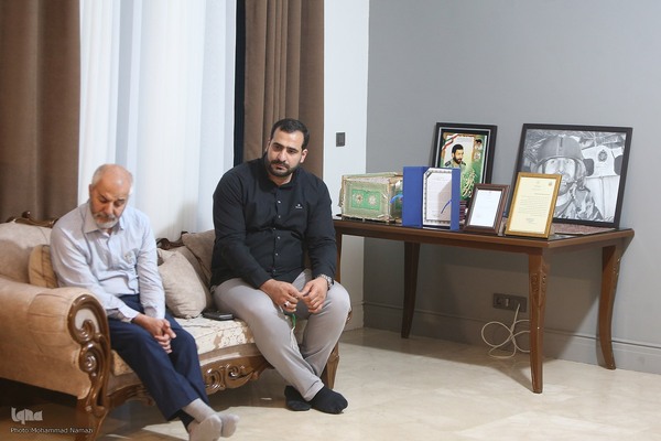 دیدار جمعی از فرزندان شهدا با خانواده شهید صیاد شیرازی