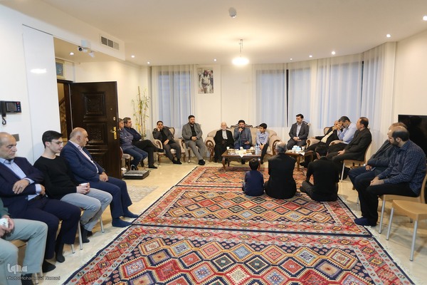 دیدار جمعی از فرزندان شهدا با خانواده شهید صیاد شیرازی