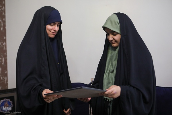 دیدار جامعه قرآنی با خانواده شهید اسماعیل احمدی