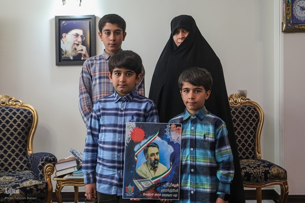 دیدار جامعه قرآنی با خانواده شهید اسماعیل احمدی