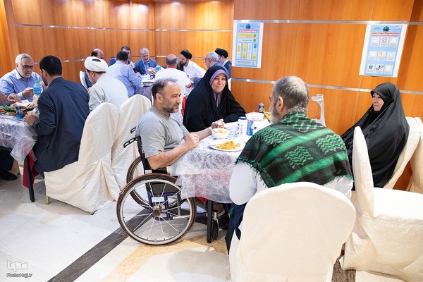 دیدار صمیمی سرپرست حجاج ایرانی با زائران کشورمان در مکه مکرمه