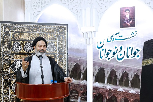 دیدار صمیمی با نوجوانان و جوانان حج گزار