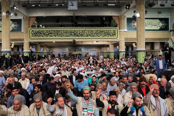 دیدار هزاران نفر از اقشار مختلف مردم در روز عید غدیر