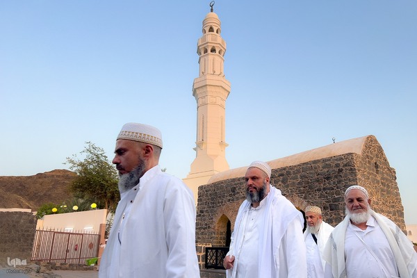 زیارت دوره زائران در مدینه منوره