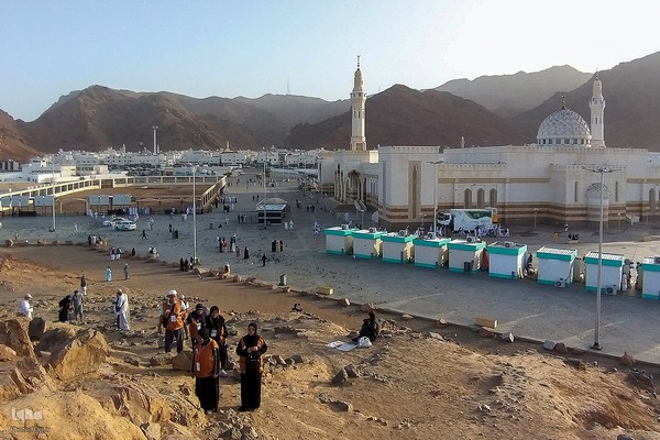 زیارت دوره زائران در مدینه منوره