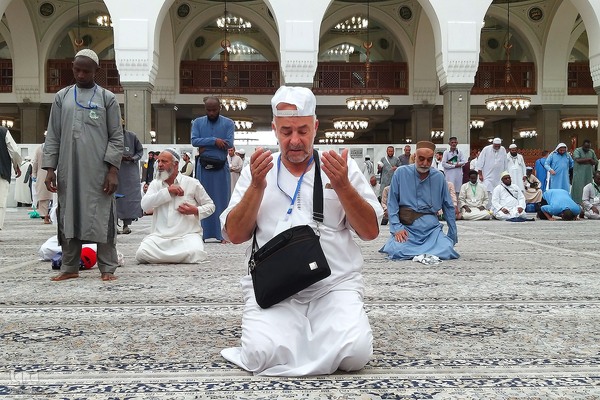 زیارت دوره زائران در مدینه منوره