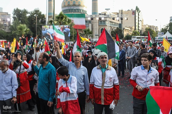 استقبال مردمی از خانواده های شهدا و بازماندگان غزه