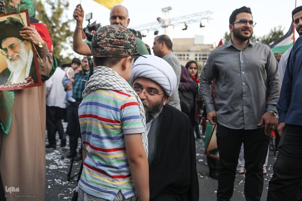 استقبال مردمی از خانواده های شهدا و بازماندگان غزه