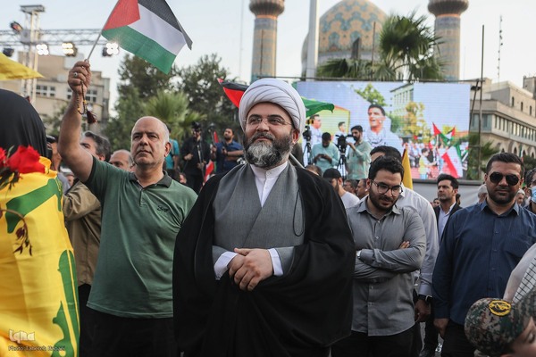 استقبال مردمی از خانواده های شهدا و بازماندگان غزه