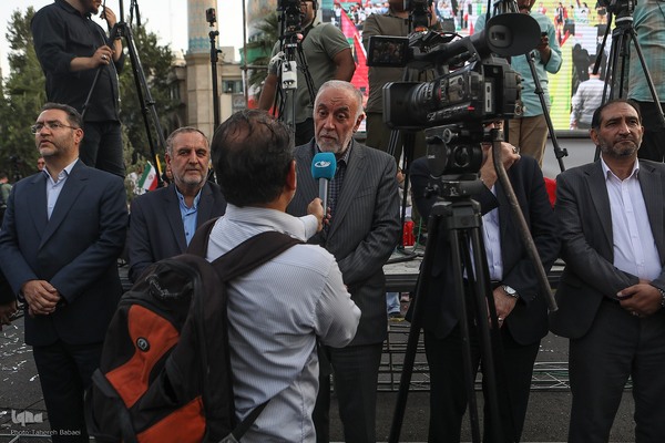 استقبال مردمی از خانواده های شهدا و بازماندگان غزه