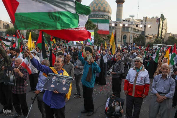 استقبال مردمی از خانواده های شهدا و بازماندگان غزه