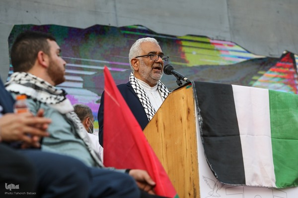 استقبال مردمی از خانواده های شهدا و بازماندگان غزه