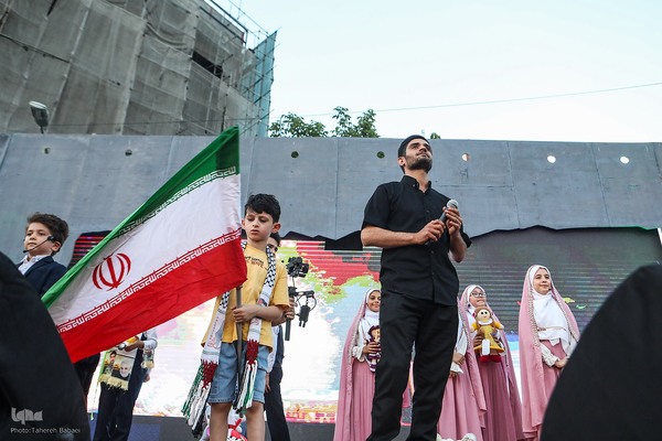 استقبال مردمی از خانواده های شهدا و بازماندگان غزه