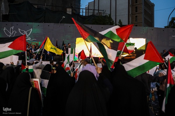 استقبال مردمی از خانواده های شهدا و بازماندگان غزه