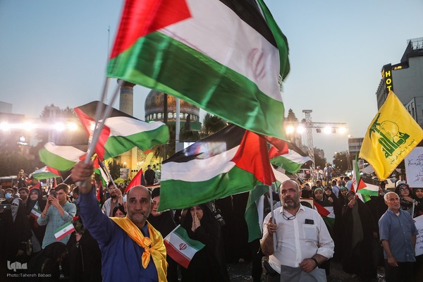 استقبال مردمی از خانواده های شهدا و بازماندگان غزه