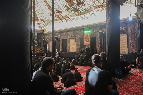 عزاداری چهارمین روزمحرم در تکیه سادات اخوی