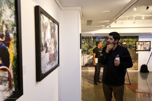 نمایشگاه عکس «مجلسِ پرده‌نشینان»