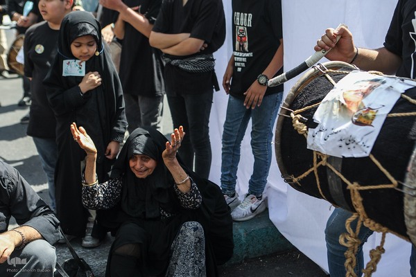 عزاداری ظهر عاشورای حسینی در تهران