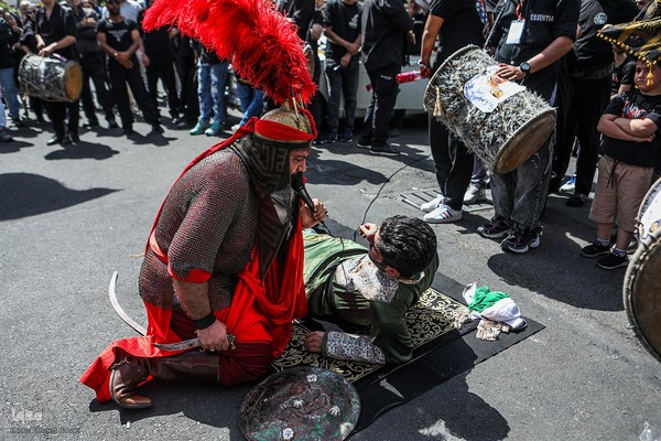 عزاداری ظهر عاشورای حسینی در تهران