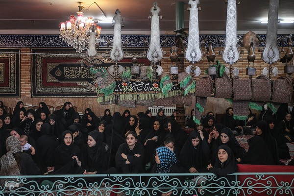 عزاداری ظهر عاشورا در محله کن