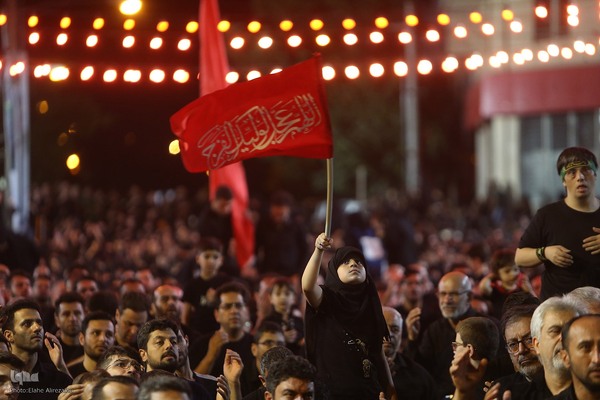 شام غریبان حسینی در محله باغ فیض