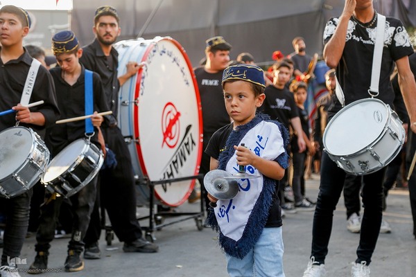 دسته نمادین کاروان اسرای کربلا در قم