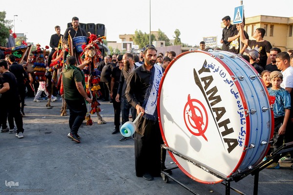 دسته نمادین کاروان اسرای کربلا در قم