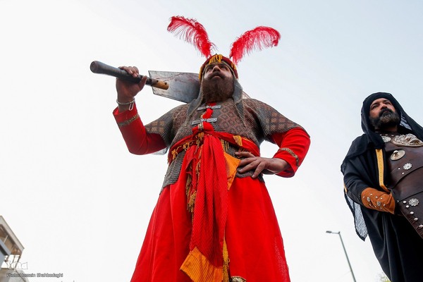 دسته نمادین کاروان اسرای کربلا در قم