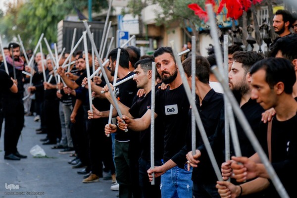 دسته نمادین کاروان اسرای کربلا در قم