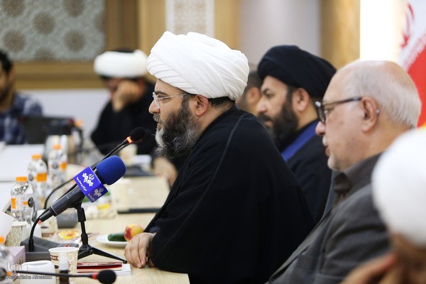 نشست هم‌اندیشی برنامه‌های قرآنی ماه صفر و پیاده‌روی اربعین