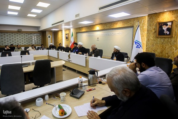 نشست هم‌اندیشی برنامه‌های قرآنی ماه صفر و پیاده‌روی اربعین