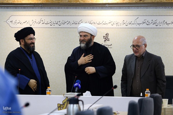 نشست هم‌اندیشی برنامه‌های قرآنی ماه صفر و پیاده‌روی اربعین