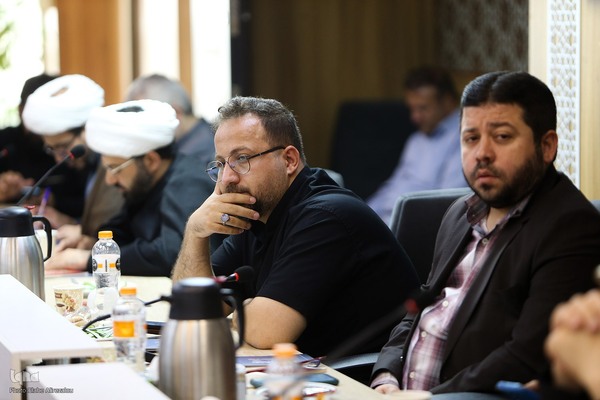 نشست هم‌اندیشی برنامه‌های قرآنی ماه صفر و پیاده‌روی اربعین